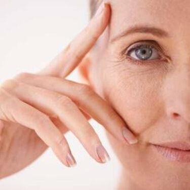 TROUVER LES MEILLEURES CREMES ANTI-AGE POUR LES PLUS DE 60 ANS AVEC LANCOME